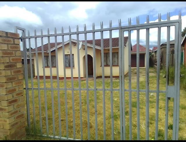3 BEDROOM HOUSE FOR SALE IN ULUNDI D